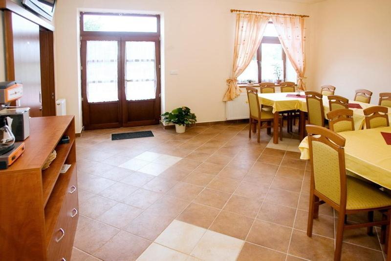 Pension Smetanuv Statek Hradec Kralove Exterior foto